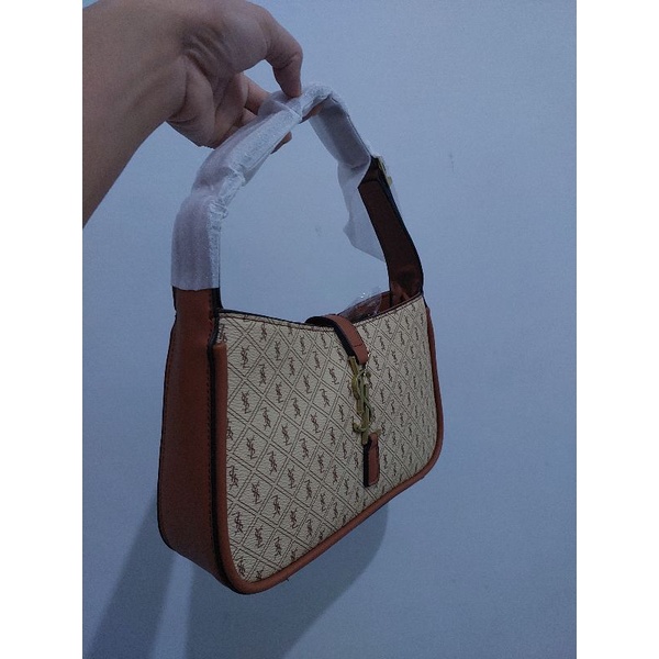 tas YS*l fuji
