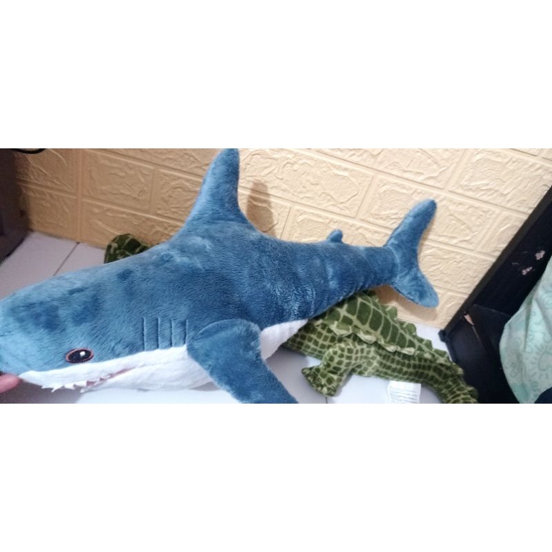Boneka Hiu Biru
