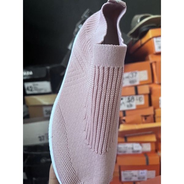 sepatuSnackersImport