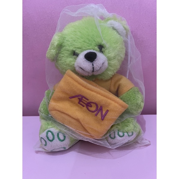 boneka beruang hijau