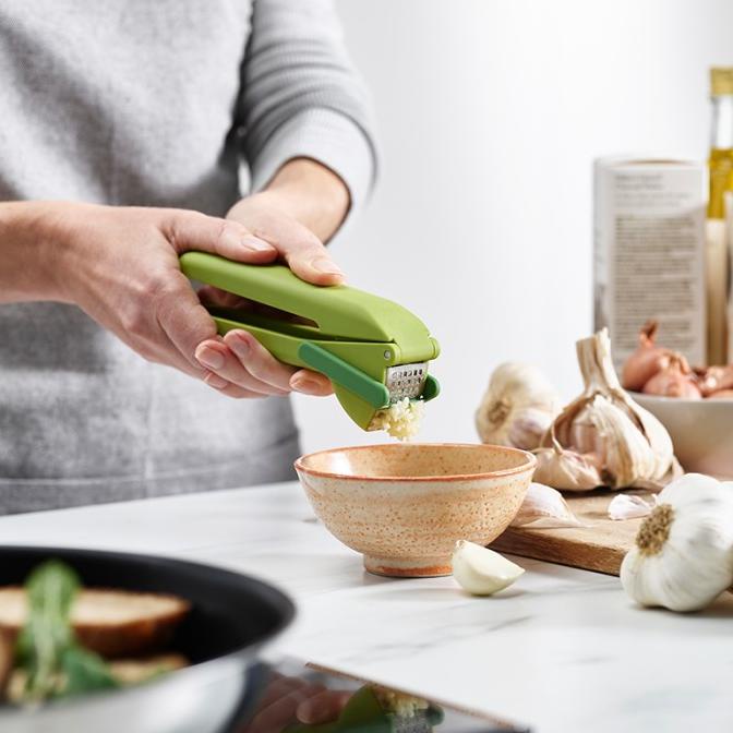 CleanForce Garlic Press - Green