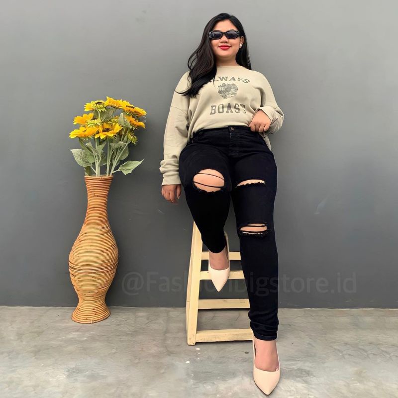 TIARA BLACK RIPPED (READY EXTRA BIGSIZE/JUMBO)