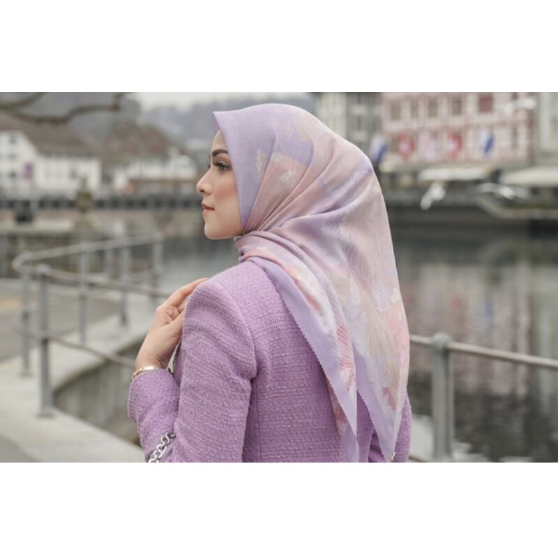 Button Scarves Series Iseltwald Square - Violet