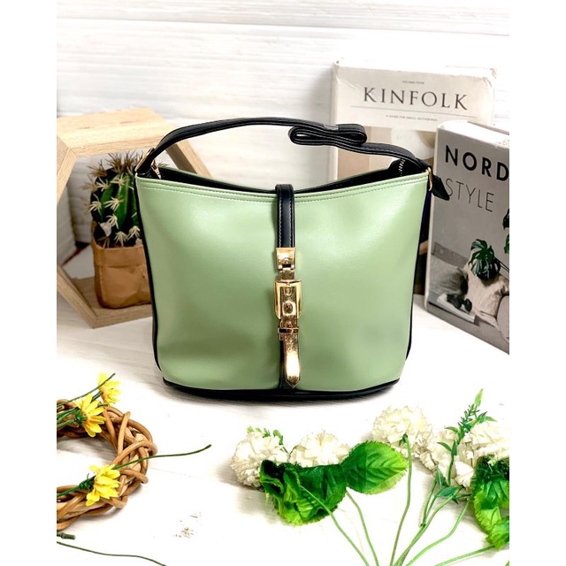 Tas anya slingbag