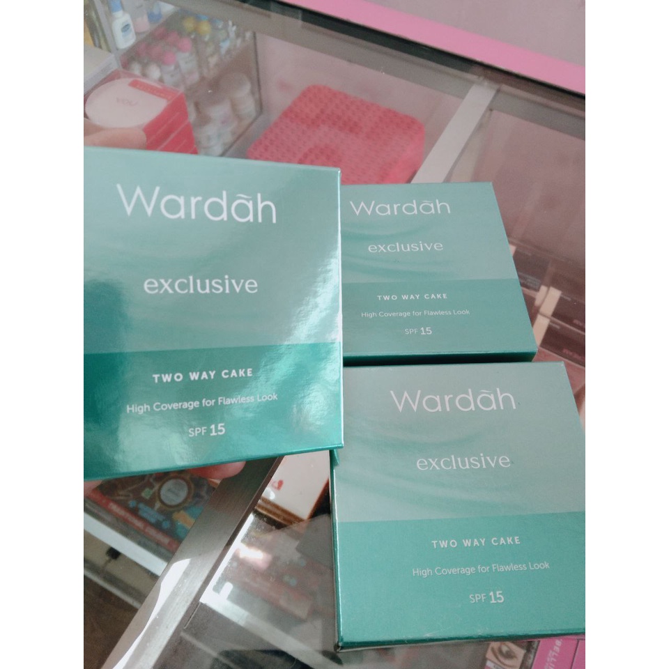 wardah exclusive two way cake