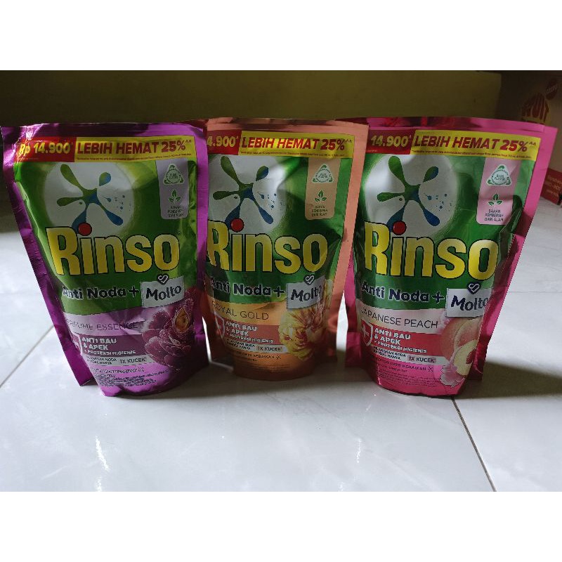 PROMO Rinso Molto deterjen cair 565ml