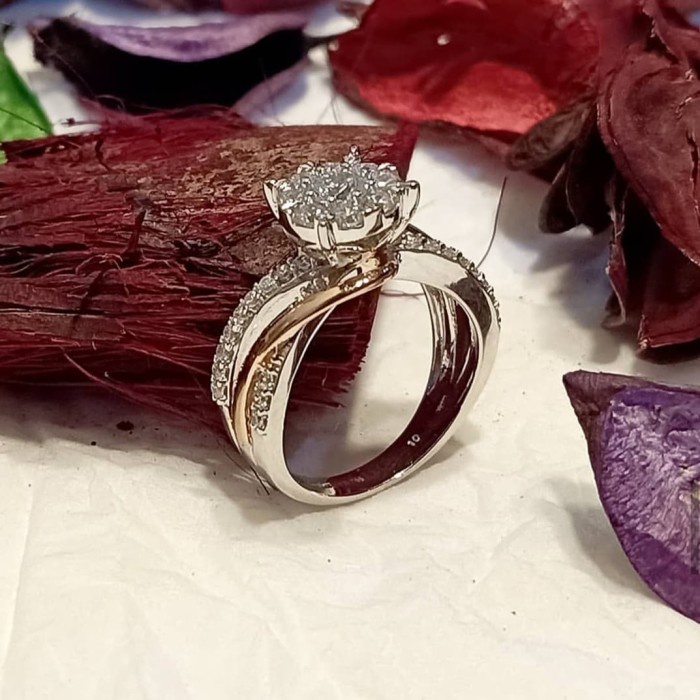 Kuk Cincin Emas Putih