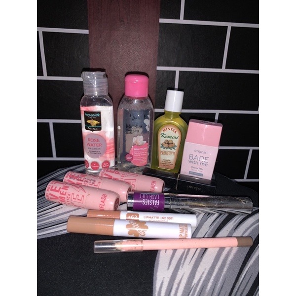 Preloved Make Up