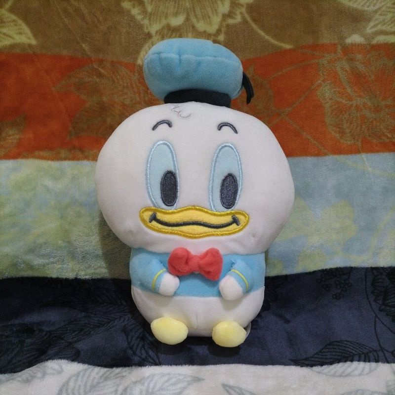 Boneka donal bebek