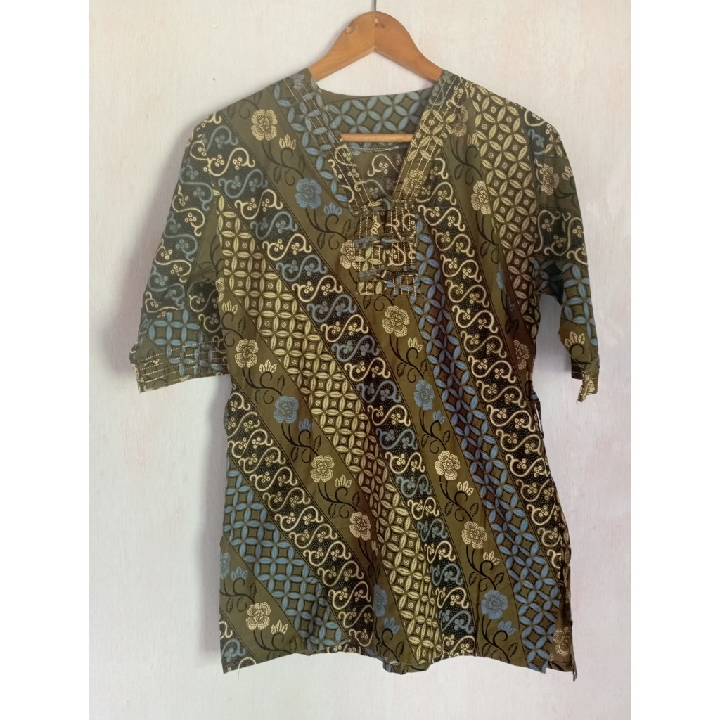 PRELOVED Blouse