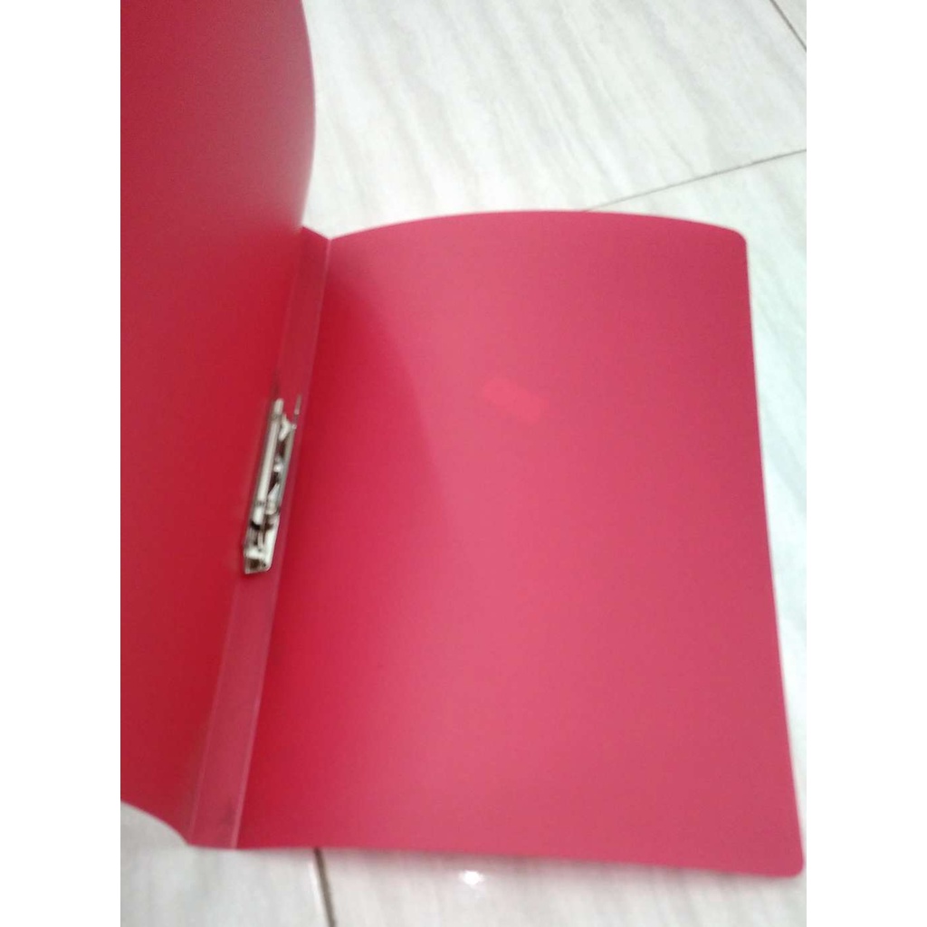 MAP JEPIT PLASTIK MERAH .ktk.
