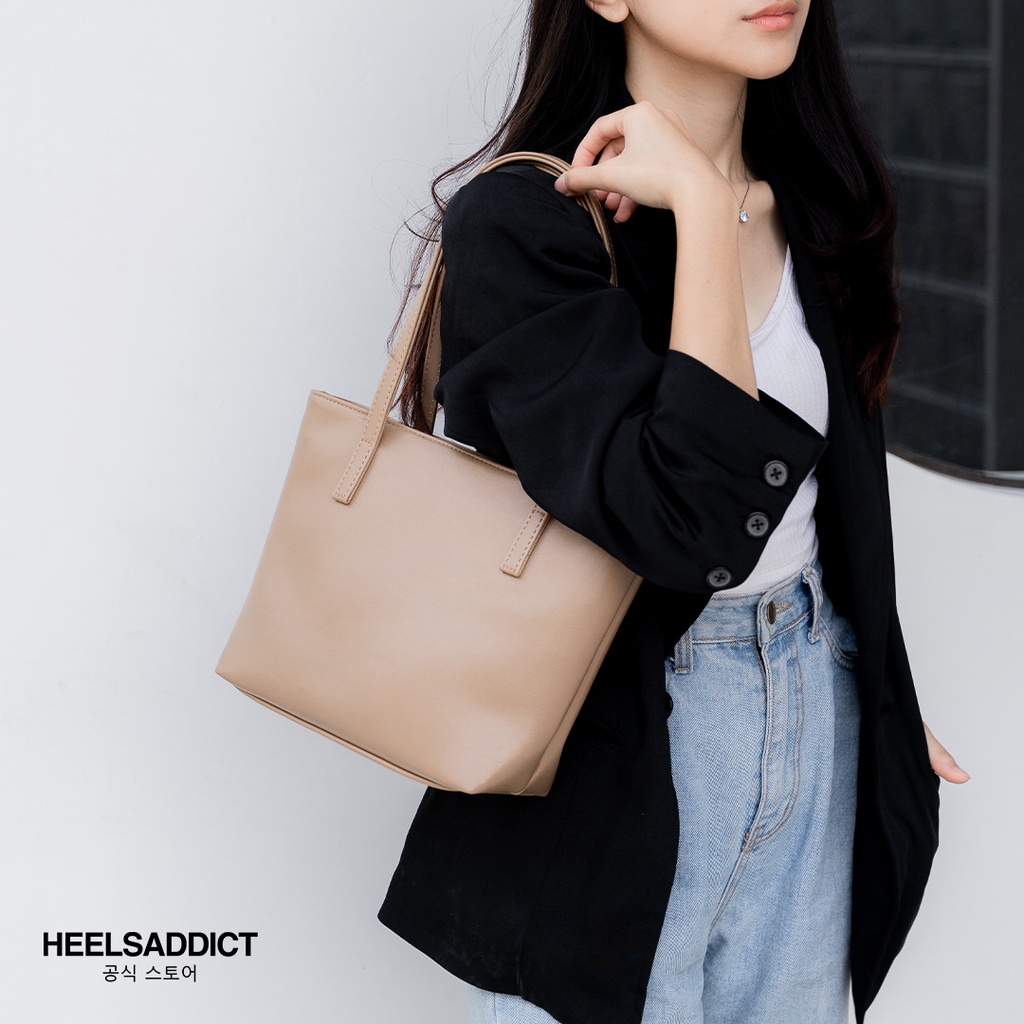 Lalisa Simple Basic Totebag