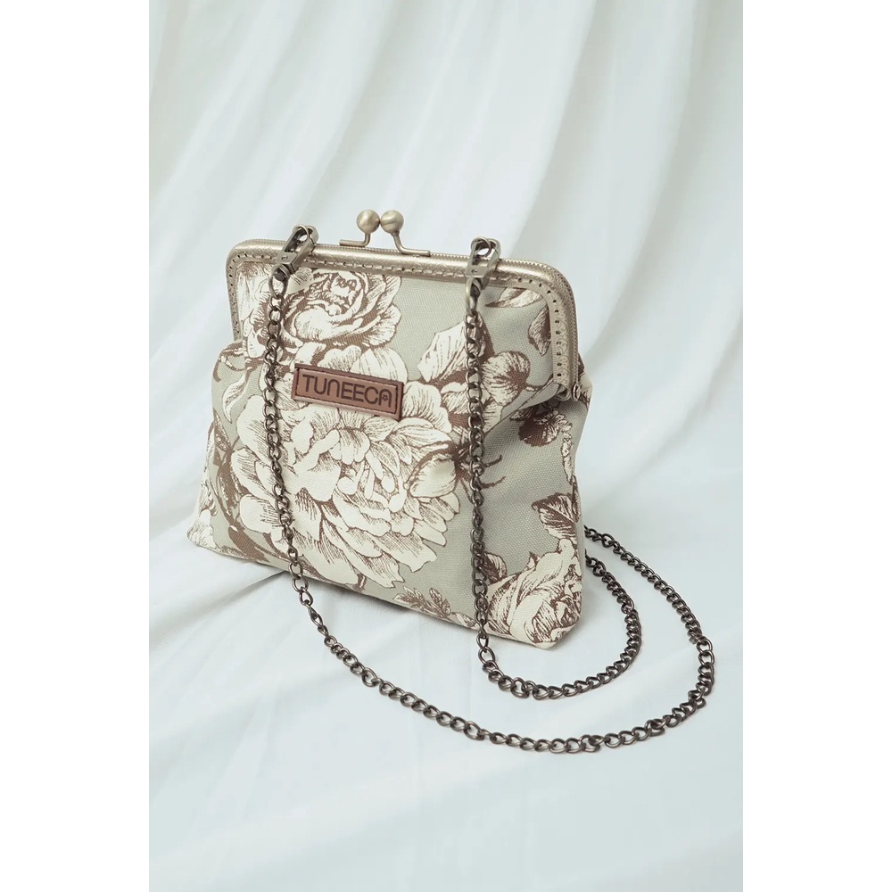 Minerva Clutch