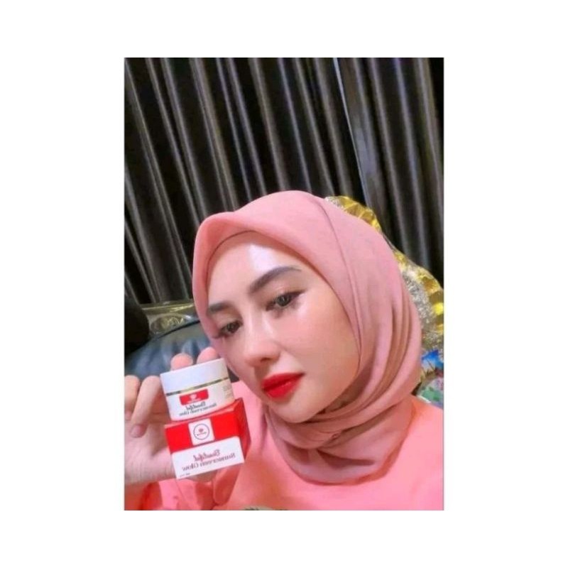 SUNSCREEN GLOWING CREAM BY MAXIE