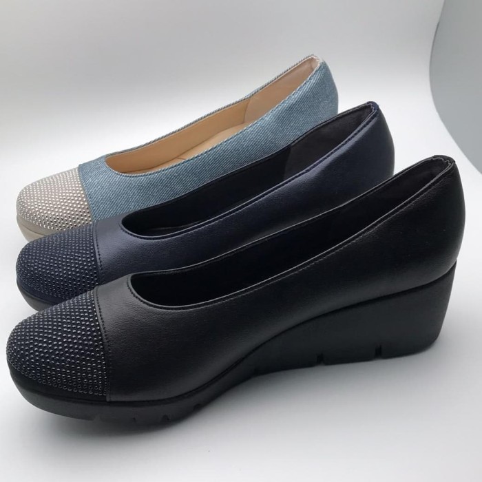 Sepatu First contact model blink2  japan