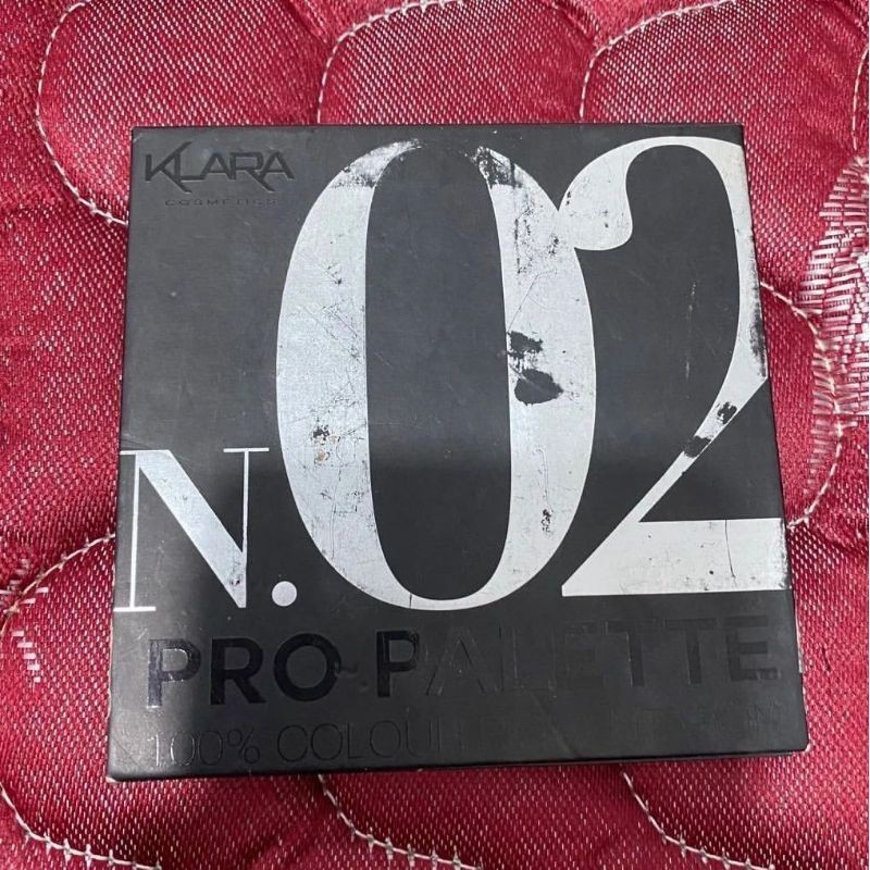preloved Klara cosmetic eyeshadow