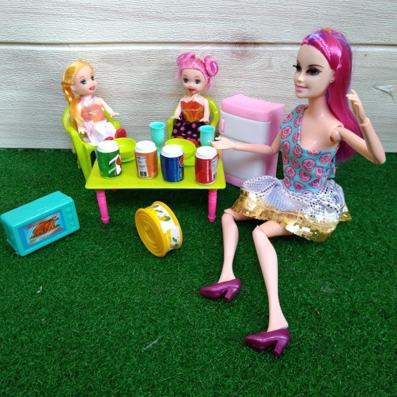 Boneka Cantik Satu Set Mainan Boneka