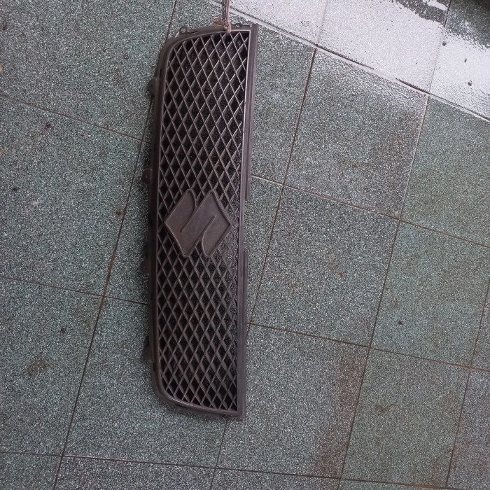 Grill Grend9vitara 2005 sd 2005
