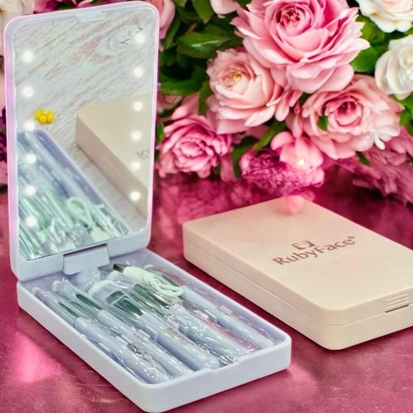 Rubyface LED Mirror Travel Makeup Set