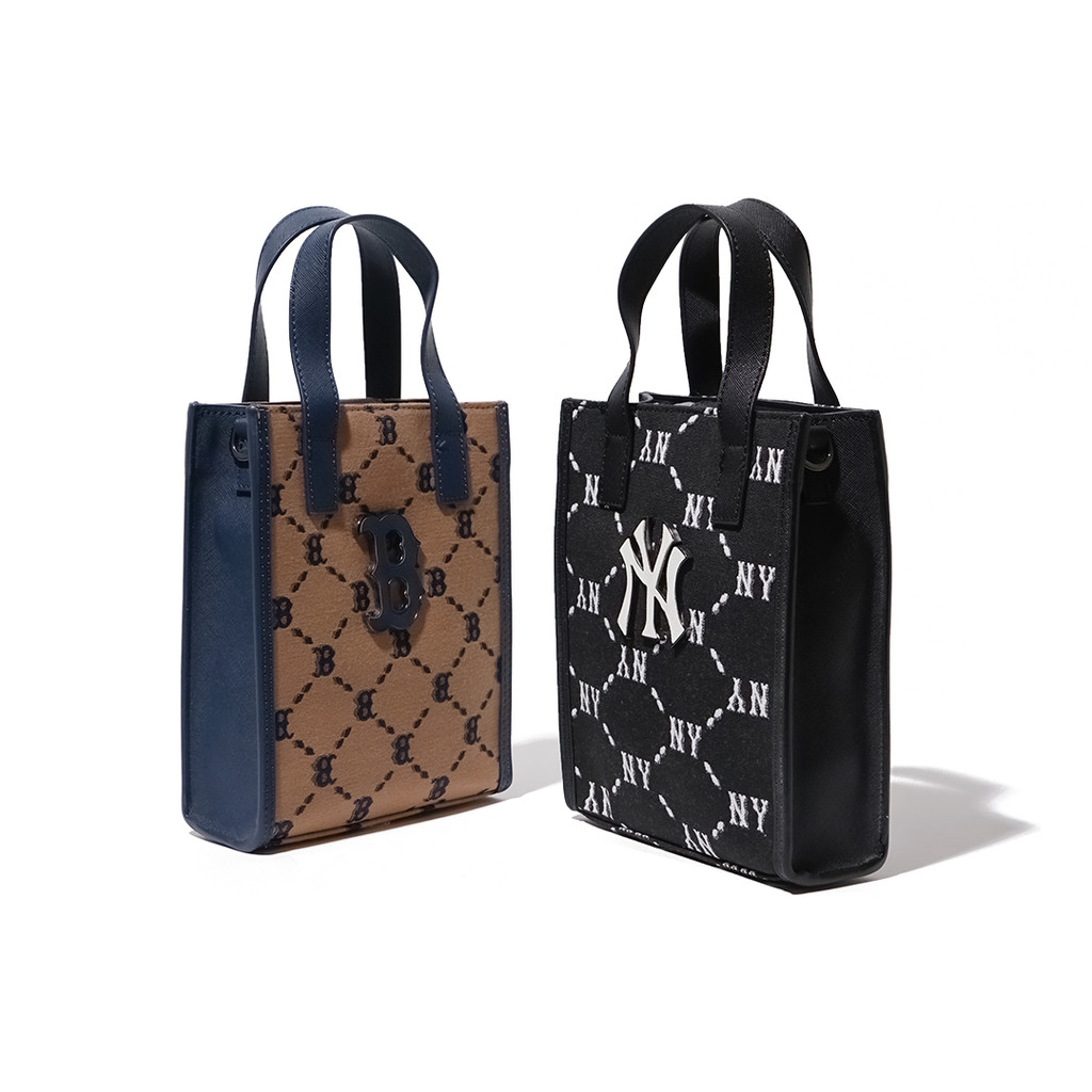 M7B Monogram Medium Phone Bag