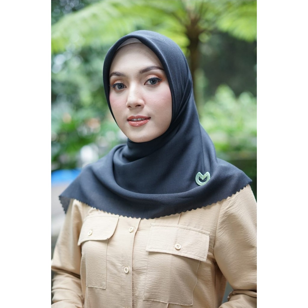 MUTIF Kerudung Segi Empat Bisera