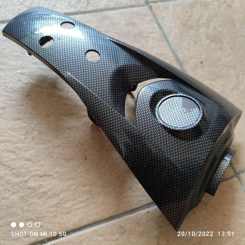 Variasi panel depan Jupiter Z carbon