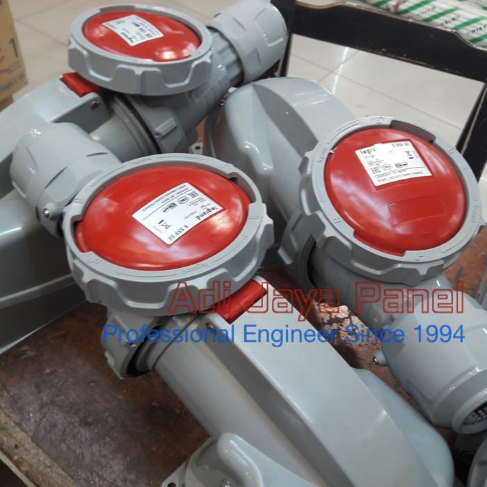 1set surface mounting plug-soket 63a 4pin ip67 legrand