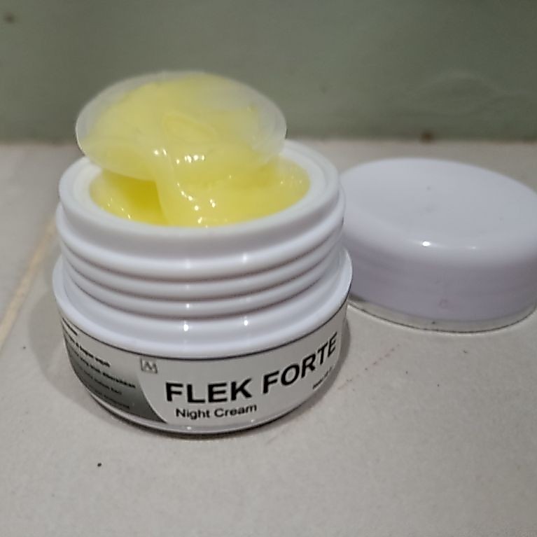 krim malam Flek Forte