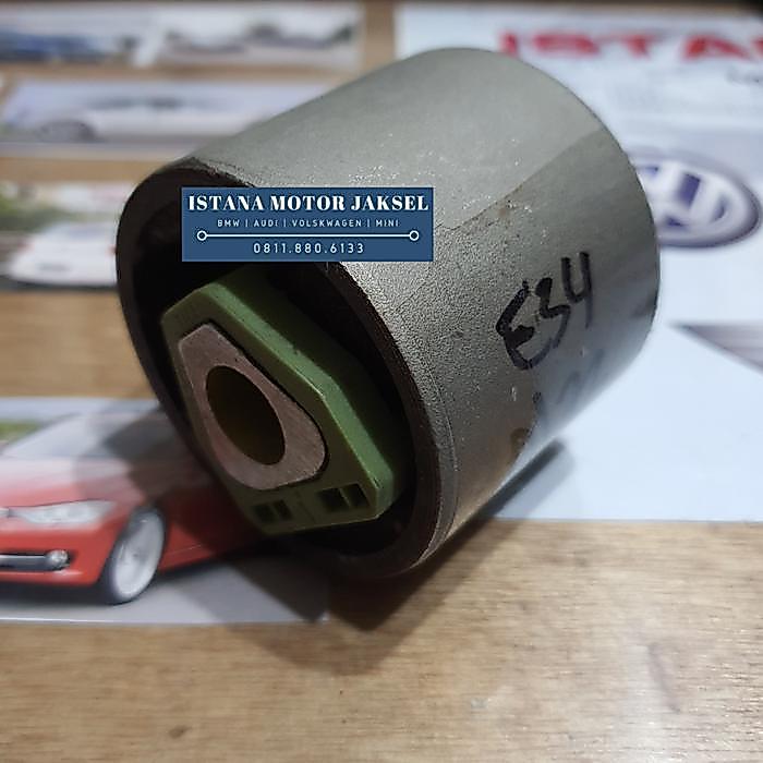 BUSHING BUSING BUSH ARM DEPAN ATAS BMW E34