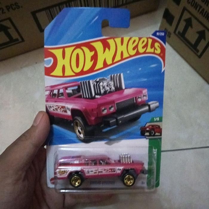Hot Wheels Lot E Cruise Bruiser Pink