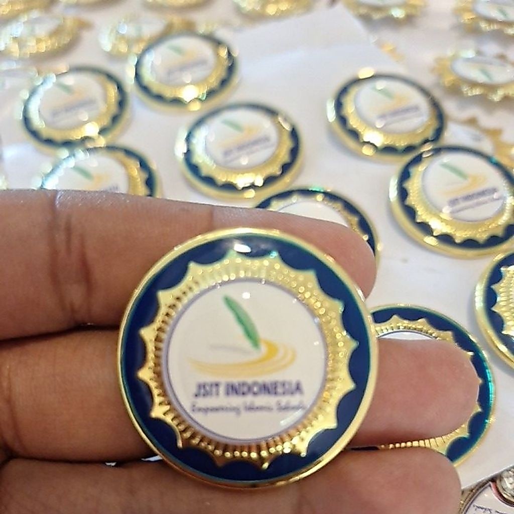 pin plat kuningan JSIT