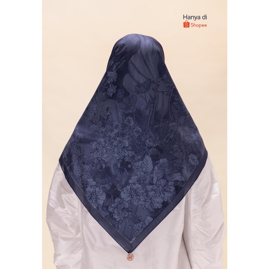 Riamiranda Hester Scarf