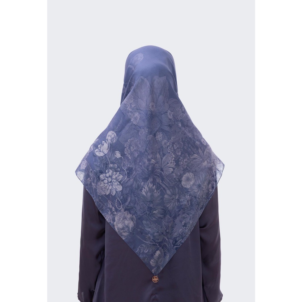 Riamiranda Dyandra Scarf