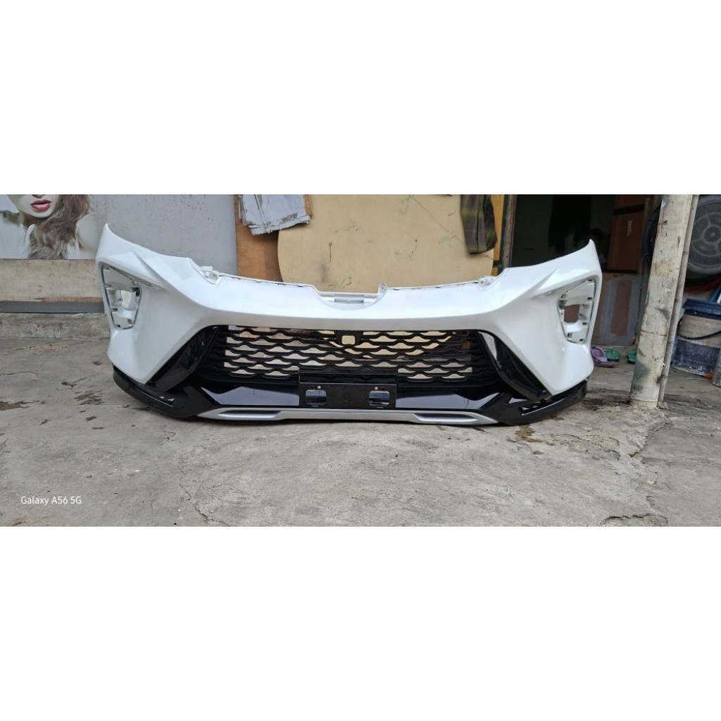 Bumper bemper depan legender