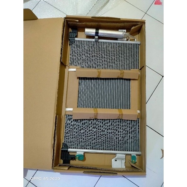 kondensor ac outlander