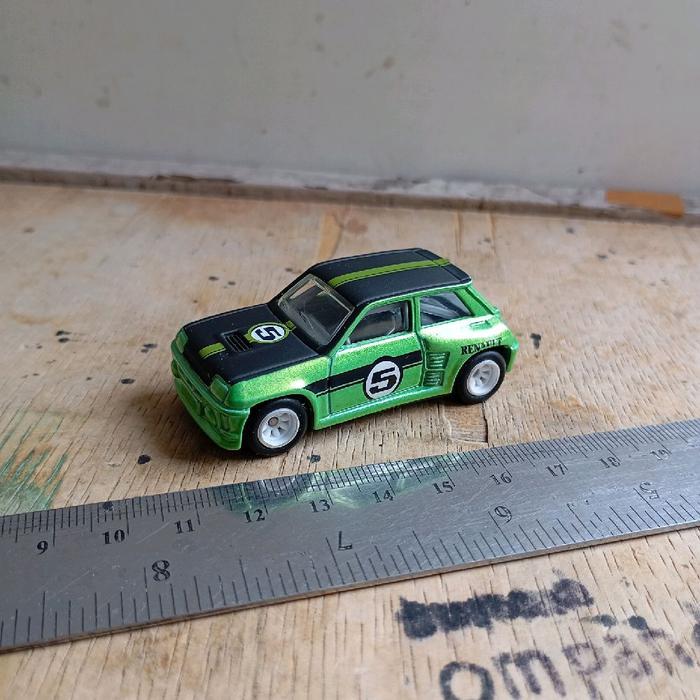 hot wheels premium renault turbo 2ND