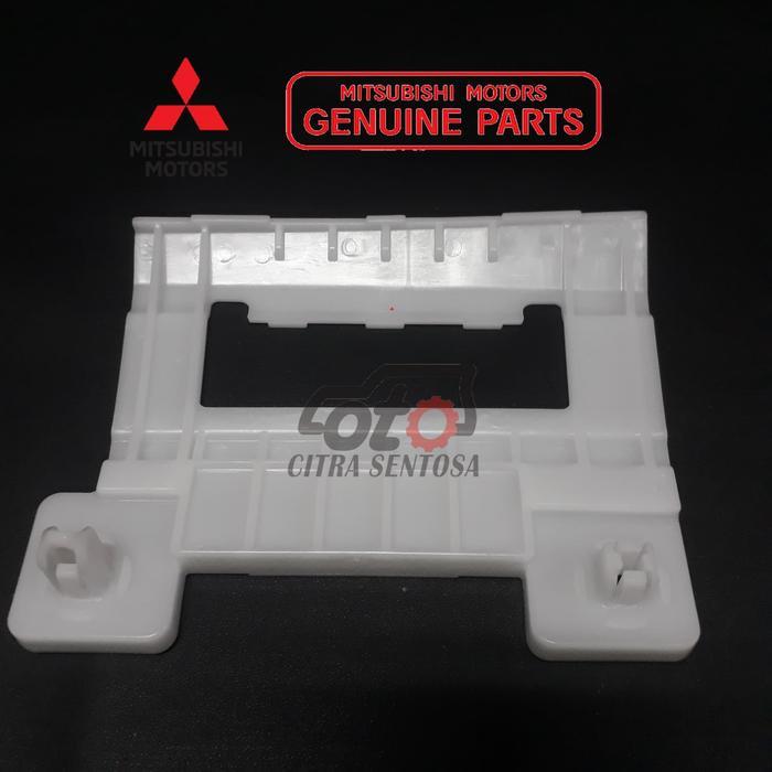 BRACKET BUMPER DEPAN KANAN XPANDER / BRACKET,HEADLAMP SUPPORT 8301D236 PASS