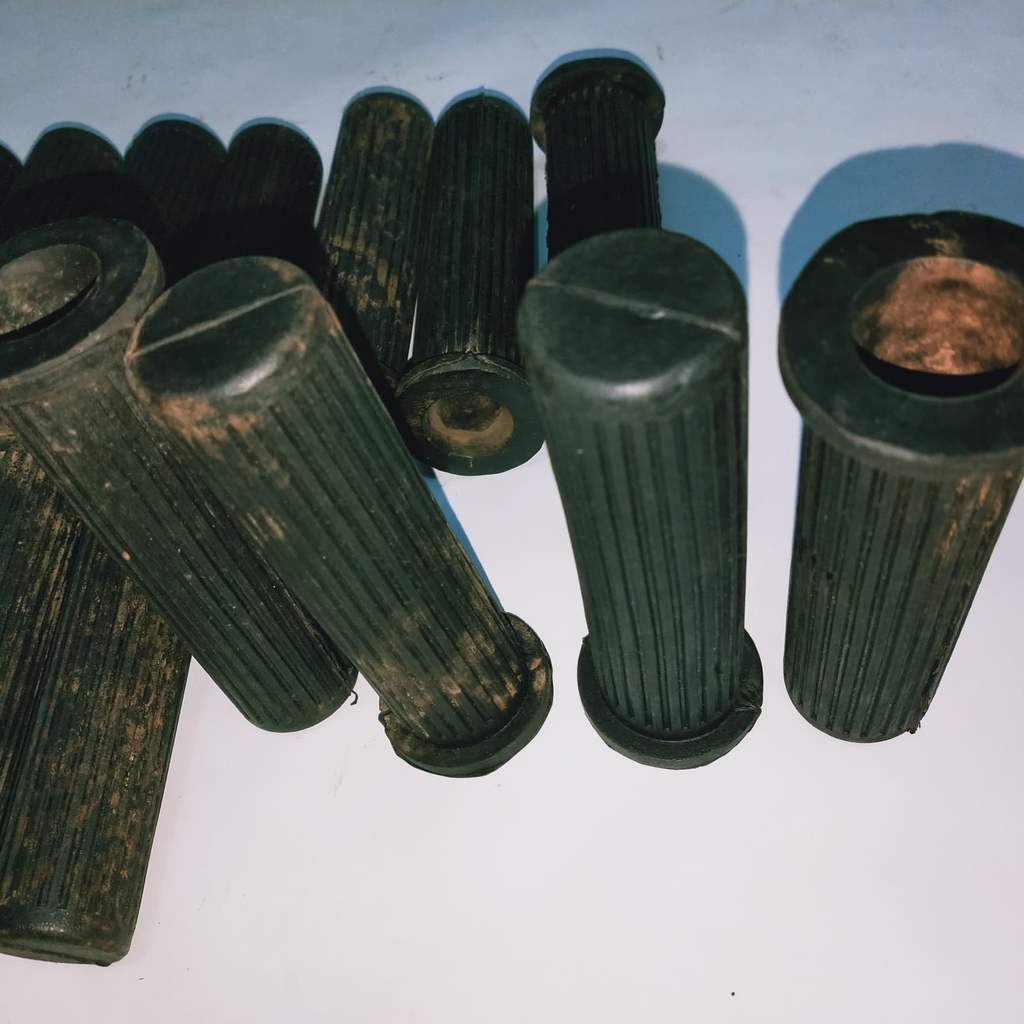 Handgrip Vespa Excel Exclusive Buatan IRC Nos