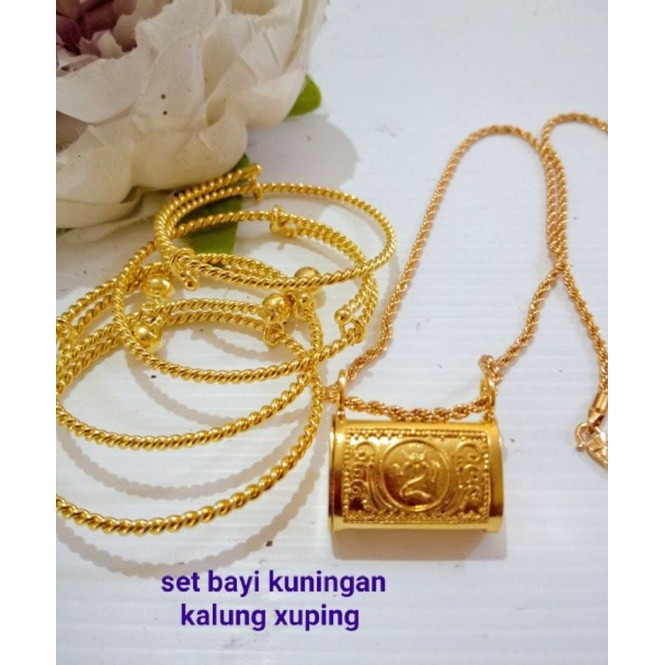 set tiga bulanan kuningan