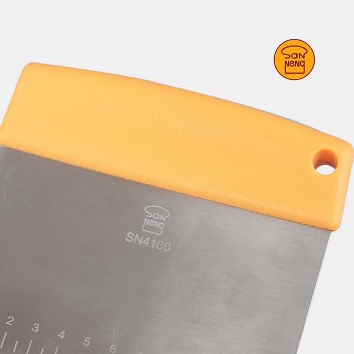 Sanneng SN4100 - Dough Scraper Plastic Handle