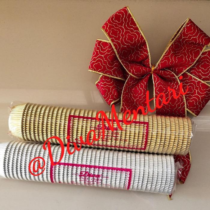 Diva Cake Cases Gold / Silver Size 10.5/5.2 cm