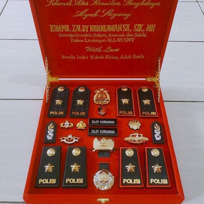 SATU SET PANGKAT KOMPOL + BOX - EXCLUSIVE